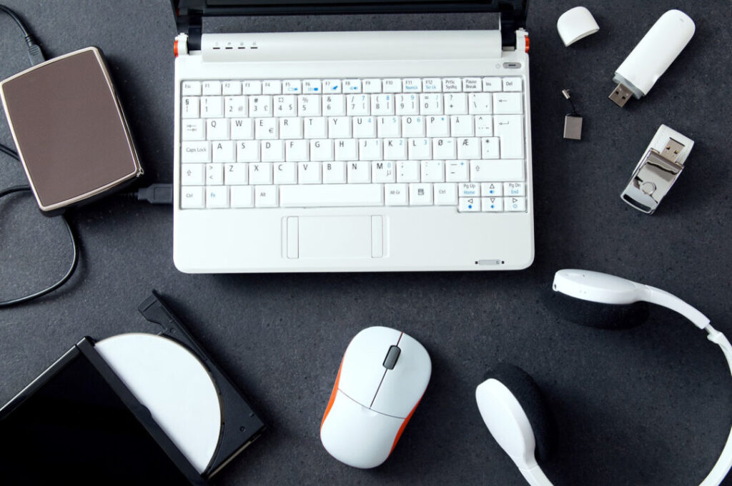 Accesorios para computadora que necesito para el regreso a clases