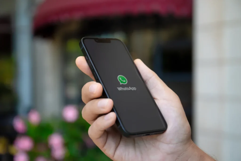 Descubre el truco definitivo en Whatsapp para dejar de aparecer en línea y ser discreto