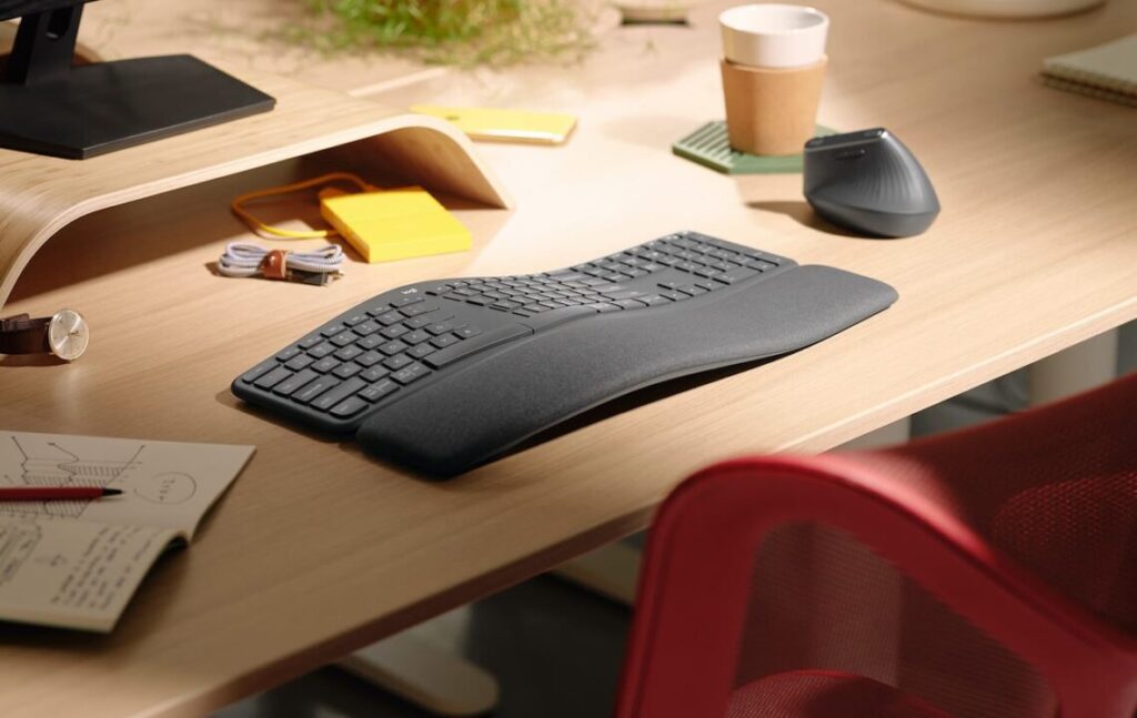 El teclado Logitech no funciona después de cambiar las baterías